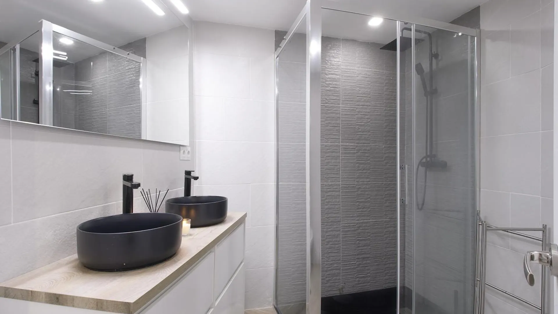 Apartamento De 3 Habitaciones En El Centro Màlaga