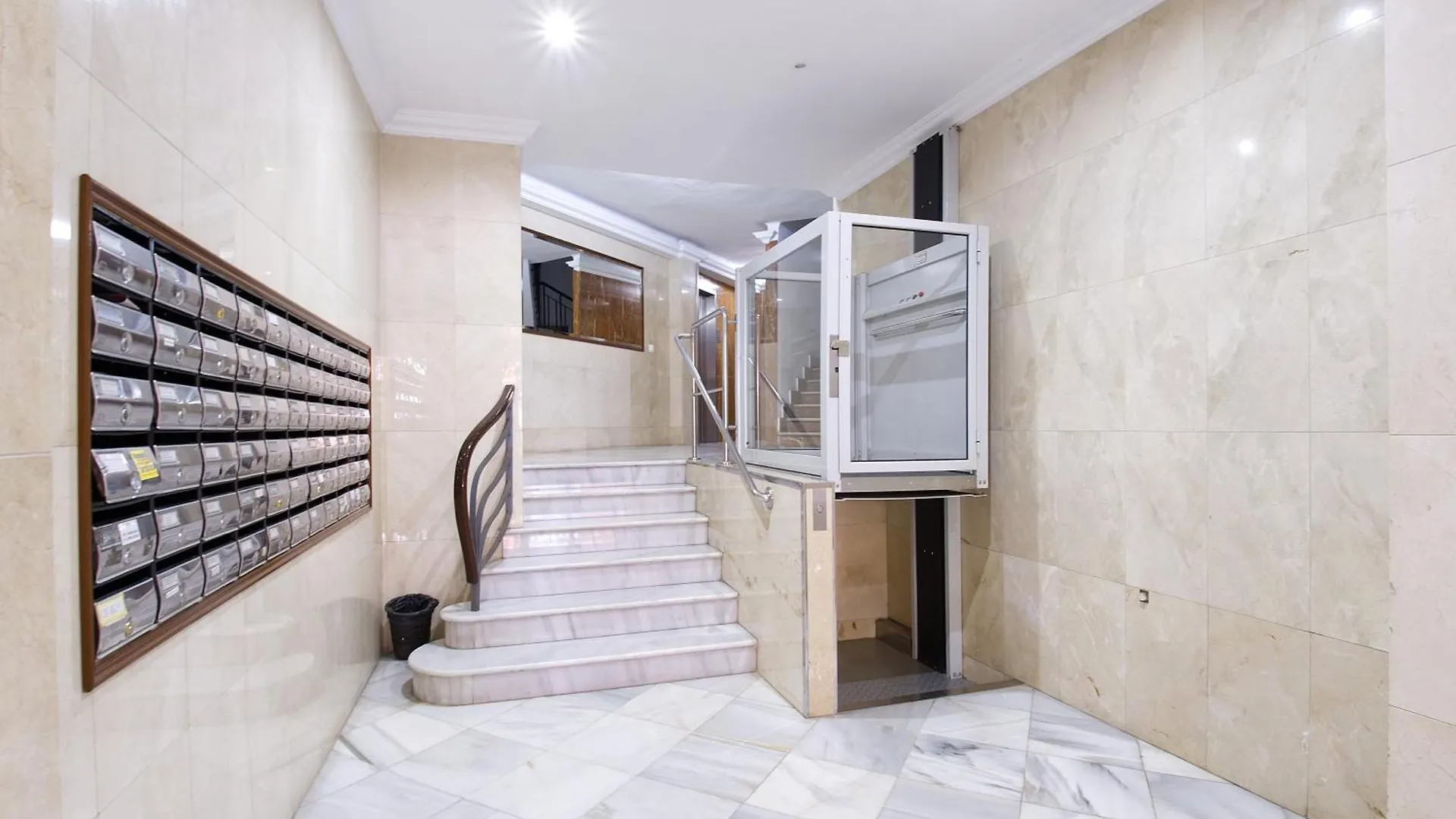 Apartamento De 3 Habitaciones En El Centro Malaga 0*,